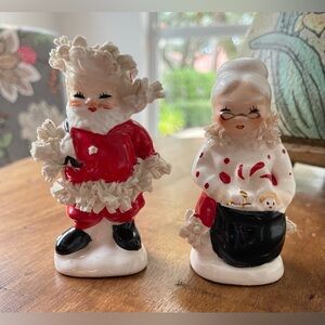 Vintage Napco Japan Ceramic Santa & Mrs. Claus Salt & Pepper Shakers S920